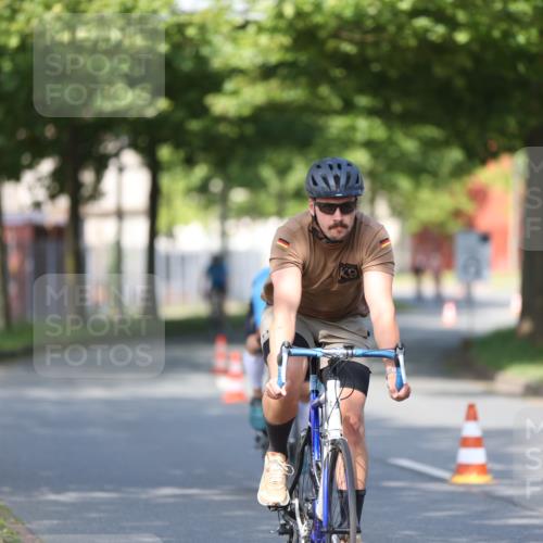 10.08.2025 - GEWOBA Citytriathlon Bremen Yannick Fuchs http://msf.ph/oto/8543071 10.08.2025 10:43:30 Radfahren 27, 53, 217, 361, 422 meine-sportfotos.de