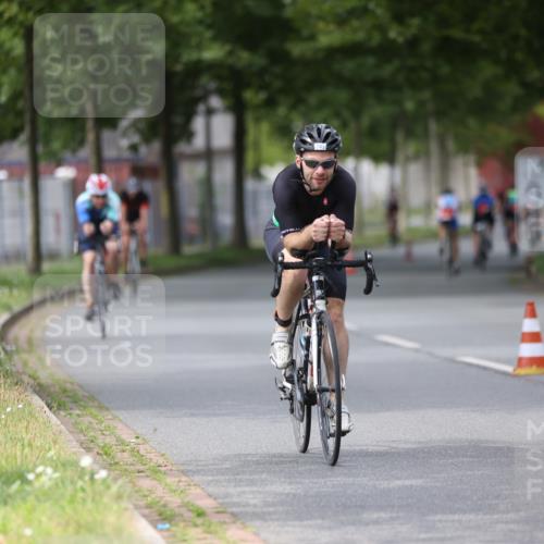 10.08.2025 - GEWOBA Citytriathlon Bremen Yannick Fuchs http://msf.ph/oto/8543073 10.08.2025 12:49:50 Radfahren 552, 637, 648, 666, 688, 689, 692, 715, 741, 856, 873, 922, 959 meine-sportfotos.de