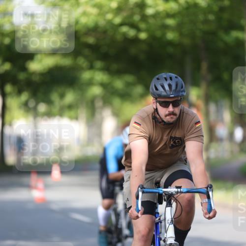 10.08.2025 - GEWOBA Citytriathlon Bremen Yannick Fuchs http://msf.ph/oto/8543079 10.08.2025 10:43:30 Radfahren 27, 53, 217, 361, 422 meine-sportfotos.de