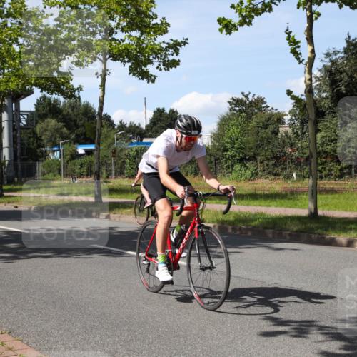 10.08.2025 - GEWOBA Citytriathlon Bremen Yannick Fuchs http://msf.ph/oto/8543083 10.08.2025 14:33:56 Radfahren 55, 65, 92, 151, 388, 451, 507, 522, 530 meine-sportfotos.de