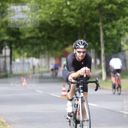 10.08.2025 - GEWOBA Citytriathlon Bremen Yannick Fuchs http://msf.ph/oto/8543084 10.08.2025 12:49:51 Radfahren 552, 637, 648, 666, 688, 689, 692, 715, 741, 856, 873, 922, 959 meine-sportfotos.de