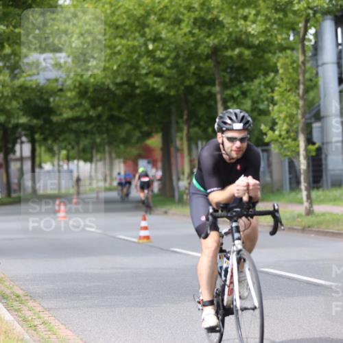 10.08.2025 - GEWOBA Citytriathlon Bremen Yannick Fuchs http://msf.ph/oto/8543088 10.08.2025 12:49:51 Radfahren 552, 637, 648, 666, 688, 689, 692, 715, 741, 856, 873, 922, 959 meine-sportfotos.de