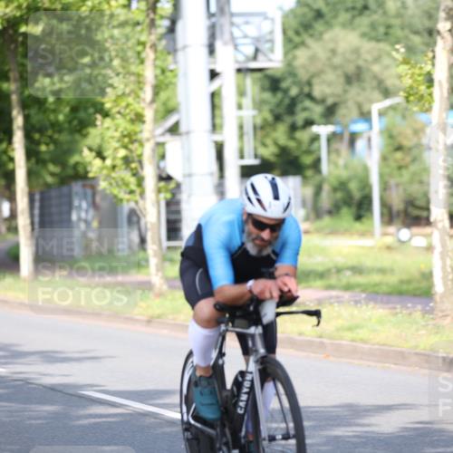 10.08.2025 - GEWOBA Citytriathlon Bremen Yannick Fuchs http://msf.ph/oto/8543089 10.08.2025 10:43:31 Radfahren 27, 53, 217, 361, 422 meine-sportfotos.de
