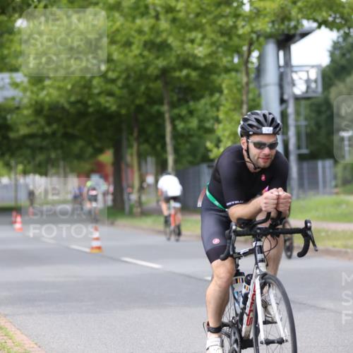 10.08.2025 - GEWOBA Citytriathlon Bremen Yannick Fuchs http://msf.ph/oto/8543091 10.08.2025 12:49:51 Radfahren 552, 637, 648, 666, 688, 689, 692, 715, 741, 856, 873, 922, 959 meine-sportfotos.de