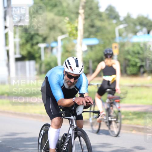 10.08.2025 - GEWOBA Citytriathlon Bremen Yannick Fuchs http://msf.ph/oto/8543092 10.08.2025 10:43:31 Radfahren 27, 53, 217, 361, 422 meine-sportfotos.de