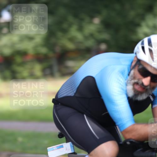 10.08.2025 - GEWOBA Citytriathlon Bremen Yannick Fuchs http://msf.ph/oto/8543099 10.08.2025 10:43:32 Radfahren 53, 217, 361, 422, 487 meine-sportfotos.de