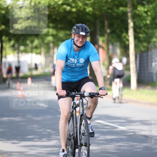 10.08.2025 - GEWOBA Citytriathlon Bremen Yannick Fuchs http://msf.ph/oto/8543109 10.08.2025 10:43:38 Radfahren 53, 217, 361, 422, 487, 507 meine-sportfotos.de