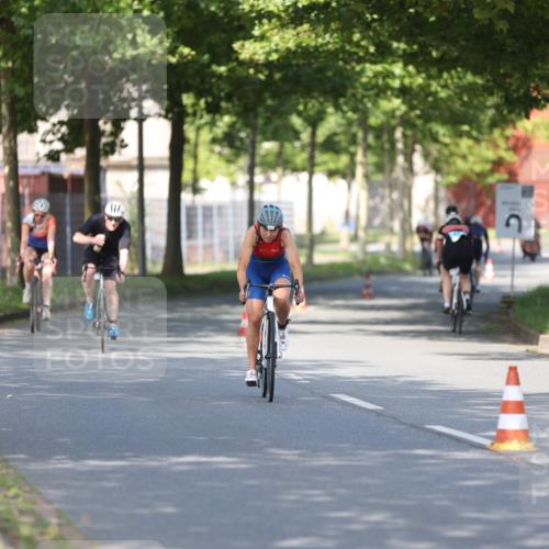 10.08.2025 - GEWOBA Citytriathlon Bremen Yannick Fuchs http://msf.ph/oto/8543124 10.08.2025 10:43:41 Radfahren 53, 217, 361, 422, 425, 487, 507 meine-sportfotos.de