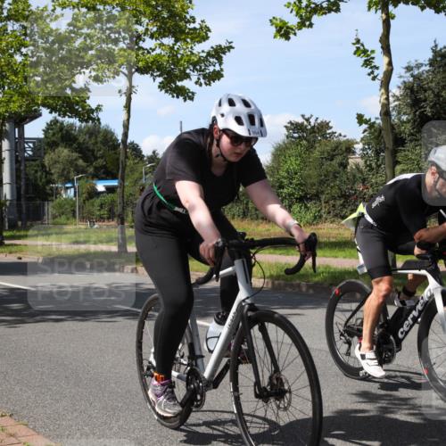 10.08.2025 - GEWOBA Citytriathlon Bremen Yannick Fuchs http://msf.ph/oto/8543128 10.08.2025 14:34:15 Radfahren 45, 76, 143, 151, 214, 316, 364, 388, 424, 443, 451, 507, 515, 530 meine-sportfotos.de