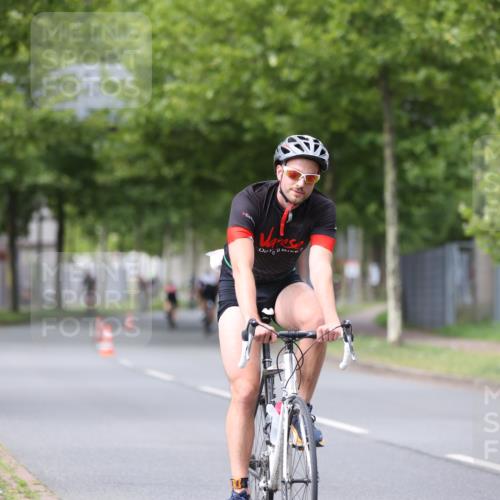 10.08.2025 - GEWOBA Citytriathlon Bremen Yannick Fuchs http://msf.ph/oto/8543129 10.08.2025 12:49:56 Radfahren 552, 648, 666, 688, 689, 692, 722, 741, 838, 856, 935, 959 meine-sportfotos.de