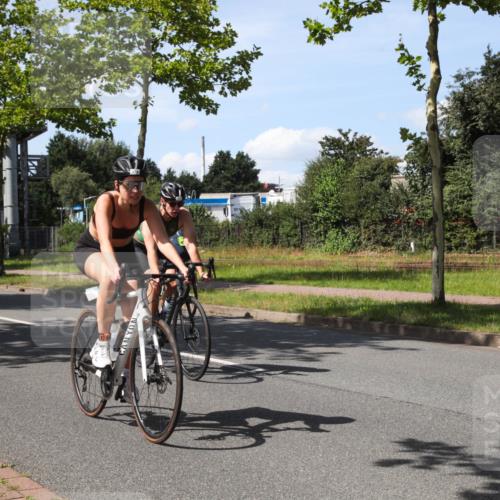10.08.2025 - GEWOBA Citytriathlon Bremen Yannick Fuchs http://msf.ph/oto/8543133 10.08.2025 14:34:19 Radfahren 45, 76, 88, 143, 214, 304, 316, 364, 375, 392, 424, 443, 451, 515, 530 meine-sportfotos.de