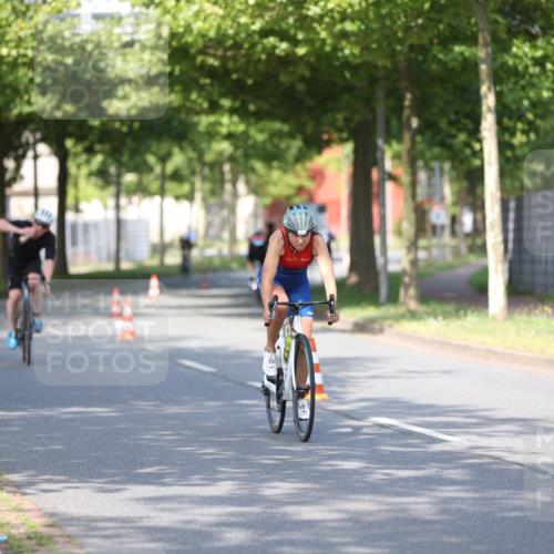 10.08.2025 - GEWOBA Citytriathlon Bremen Yannick Fuchs http://msf.ph/oto/8543134 10.08.2025 10:43:42 Radfahren 53, 179, 217, 422, 425, 487, 507 meine-sportfotos.de