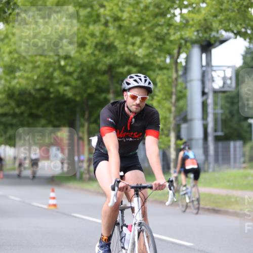 10.08.2025 - GEWOBA Citytriathlon Bremen Yannick Fuchs http://msf.ph/oto/8543135 10.08.2025 12:49:56 Radfahren 552, 648, 666, 688, 689, 692, 722, 741, 838, 856, 935, 959 meine-sportfotos.de