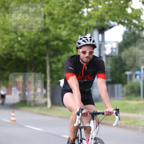 10.08.2025 - GEWOBA Citytriathlon Bremen Yannick Fuchs http://msf.ph/oto/8543137 10.08.2025 12:49:56 Radfahren 552, 648, 666, 688, 689, 692, 722, 741, 838, 856, 935, 959 meine-sportfotos.de