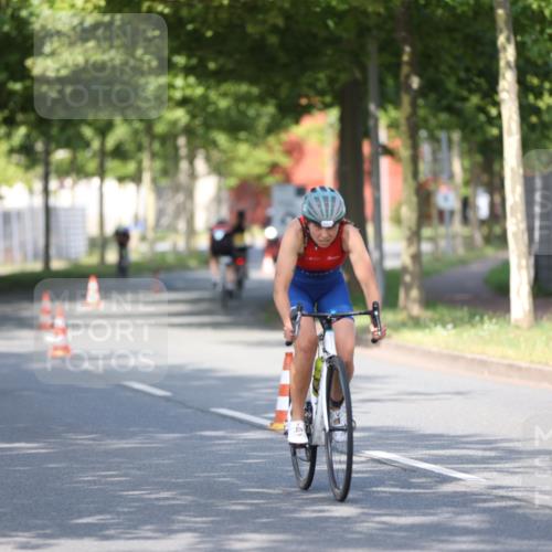 10.08.2025 - GEWOBA Citytriathlon Bremen Yannick Fuchs http://msf.ph/oto/8543138 10.08.2025 10:43:42 Radfahren 53, 179, 217, 422, 425, 487, 507 meine-sportfotos.de