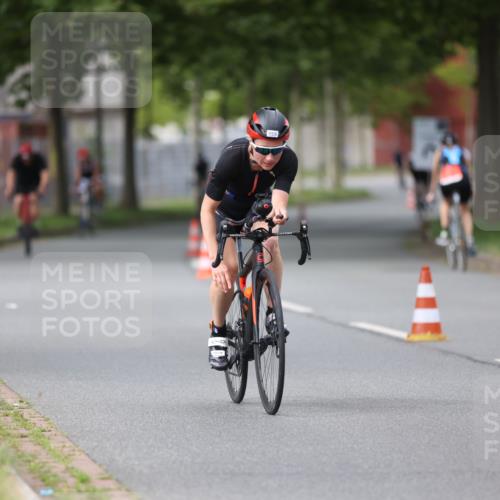 10.08.2025 - GEWOBA Citytriathlon Bremen Yannick Fuchs http://msf.ph/oto/8543140 10.08.2025 12:49:59 Radfahren 552, 648, 666, 688, 692, 722, 741, 838, 856, 935, 959 meine-sportfotos.de