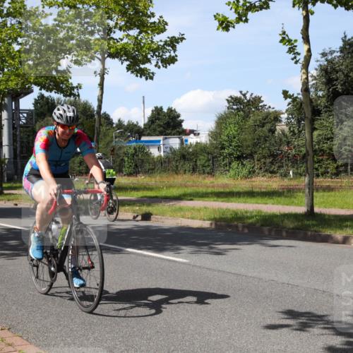 10.08.2025 - GEWOBA Citytriathlon Bremen Yannick Fuchs http://msf.ph/oto/8543143 10.08.2025 14:34:22 Radfahren 45, 76, 79, 88, 143, 144, 146, 214, 304, 316, 364, 375, 392, 424, 443, 515, 524 meine-sportfotos.de
