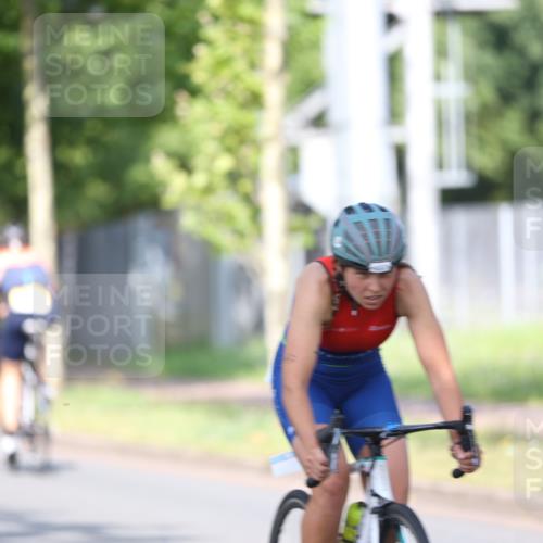 10.08.2025 - GEWOBA Citytriathlon Bremen Yannick Fuchs http://msf.ph/oto/8543144 10.08.2025 10:43:43 Radfahren 53, 179, 217, 422, 425, 487, 507 meine-sportfotos.de