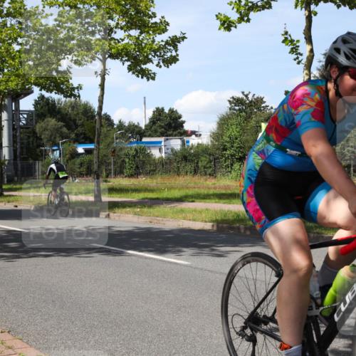 10.08.2025 - GEWOBA Citytriathlon Bremen Yannick Fuchs http://msf.ph/oto/8543146 10.08.2025 14:34:22 Radfahren 45, 76, 79, 88, 143, 144, 146, 214, 304, 316, 364, 375, 392, 424, 443, 515, 524 meine-sportfotos.de