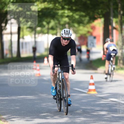 10.08.2025 - GEWOBA Citytriathlon Bremen Yannick Fuchs http://msf.ph/oto/8543148 10.08.2025 10:43:44 Radfahren 53, 179, 217, 422, 425, 487, 507 meine-sportfotos.de