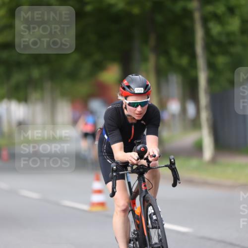 10.08.2025 - GEWOBA Citytriathlon Bremen Yannick Fuchs http://msf.ph/oto/8543150 10.08.2025 12:50:00 Radfahren 552, 648, 688, 692, 722, 741, 838, 856, 935, 959 meine-sportfotos.de