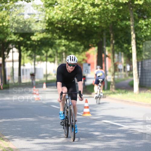 10.08.2025 - GEWOBA Citytriathlon Bremen Yannick Fuchs http://msf.ph/oto/8543152 10.08.2025 10:43:44 Radfahren 53, 179, 217, 422, 425, 487, 507 meine-sportfotos.de