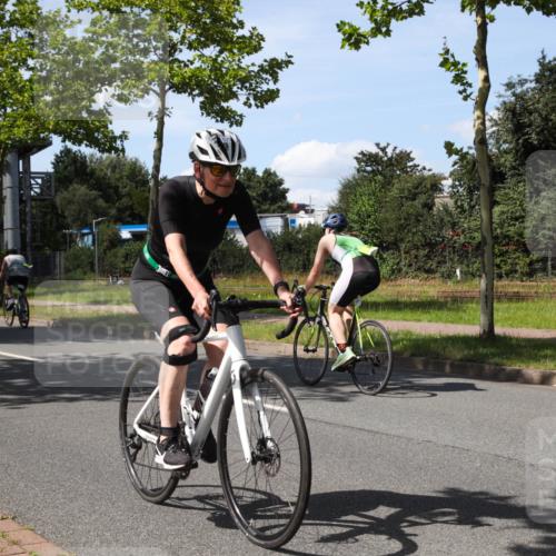 10.08.2025 - GEWOBA Citytriathlon Bremen Yannick Fuchs http://msf.ph/oto/8543153 10.08.2025 14:34:24 Radfahren 45, 76, 79, 88, 143, 144, 146, 214, 304, 316, 375, 392, 424, 443, 515, 524 meine-sportfotos.de