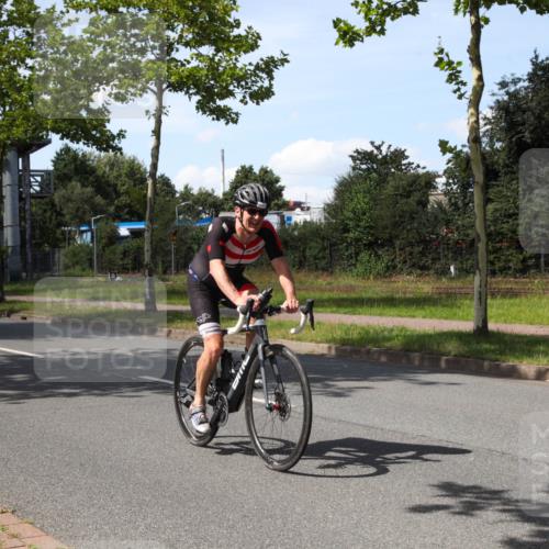 10.08.2025 - GEWOBA Citytriathlon Bremen Yannick Fuchs http://msf.ph/oto/8543166 10.08.2025 14:34:28 Radfahren 45, 76, 79, 88, 143, 144, 146, 214, 304, 316, 375, 392, 424, 443, 465, 515, 524 meine-sportfotos.de