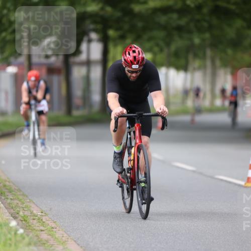 10.08.2025 - GEWOBA Citytriathlon Bremen Yannick Fuchs http://msf.ph/oto/8543168 10.08.2025 12:50:03 Radfahren 552, 688, 692, 722, 741, 752, 838, 935, 959 meine-sportfotos.de