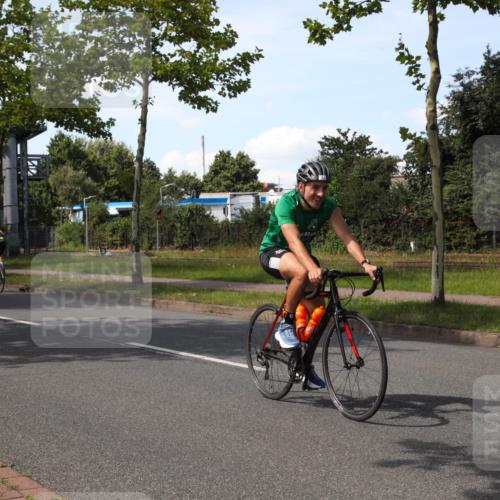 10.08.2025 - GEWOBA Citytriathlon Bremen Yannick Fuchs http://msf.ph/oto/8543173 10.08.2025 14:34:31 Radfahren 45, 76, 79, 88, 143, 144, 146, 300, 304, 316, 375, 392, 443, 465, 524 meine-sportfotos.de