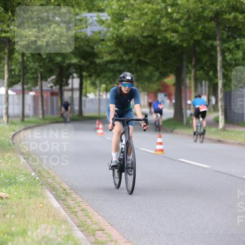10.08.2025 - GEWOBA Citytriathlon Bremen Yannick Fuchs http://msf.ph/oto/8543207 10.08.2025 12:50:08 Radfahren 643, 722, 752, 838, 852, 935, 959 meine-sportfotos.de