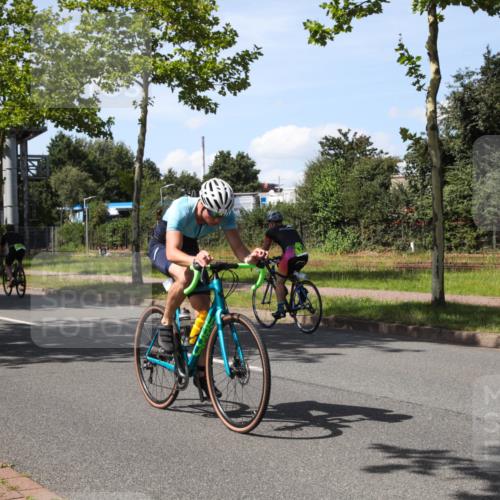 10.08.2025 - GEWOBA Citytriathlon Bremen Yannick Fuchs http://msf.ph/oto/8543218 10.08.2025 14:34:54 Radfahren 23, 31, 72, 268, 300, 340, 413, 430, 502, 511 meine-sportfotos.de