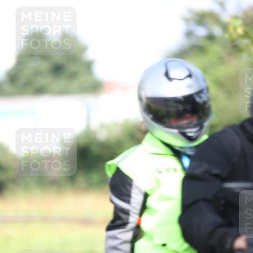 10.08.2025 - GEWOBA Citytriathlon Bremen Yannick Fuchs http://msf.ph/oto/8543225 10.08.2025 10:43:52 Radfahren 179, 217, 425, 487, 507 meine-sportfotos.de