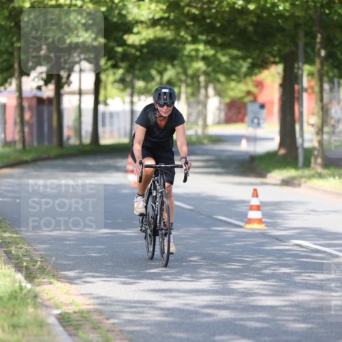10.08.2025 - GEWOBA Citytriathlon Bremen Yannick Fuchs http://msf.ph/oto/8543231 10.08.2025 10:43:57 Radfahren 179, 425, 487, 507 meine-sportfotos.de