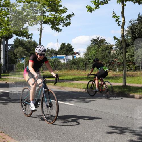 10.08.2025 - GEWOBA Citytriathlon Bremen Yannick Fuchs http://msf.ph/oto/8543236 10.08.2025 14:35:04 Radfahren 23, 31, 68, 72, 264, 268, 340, 398, 413, 430 meine-sportfotos.de