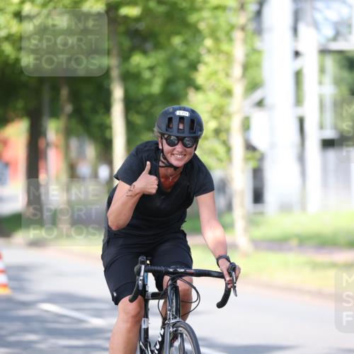 10.08.2025 - GEWOBA Citytriathlon Bremen Yannick Fuchs http://msf.ph/oto/8543240 10.08.2025 10:43:59 Radfahren 179, 425 meine-sportfotos.de