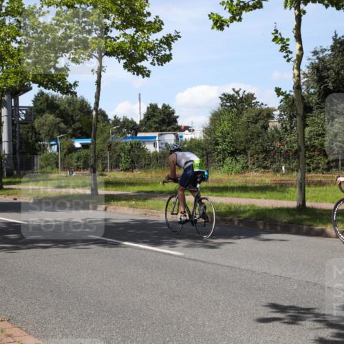 10.08.2025 - GEWOBA Citytriathlon Bremen Yannick Fuchs http://msf.ph/oto/8543257 10.08.2025 14:35:18 Radfahren 38, 43, 68, 98, 127, 133, 264, 398, 414 meine-sportfotos.de