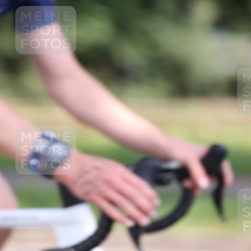 10.08.2025 - GEWOBA Citytriathlon Bremen Yannick Fuchs http://msf.ph/oto/8543265 10.08.2025 10:44:23 Radfahren 235, 351, 465, 511 meine-sportfotos.de