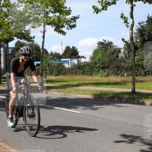 10.08.2025 - GEWOBA Citytriathlon Bremen Yannick Fuchs http://msf.ph/oto/8543266 10.08.2025 14:35:22 Radfahren 38, 43, 98, 127, 133, 264, 398, 414 meine-sportfotos.de