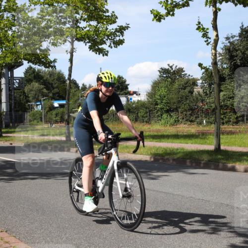 10.08.2025 - GEWOBA Citytriathlon Bremen Yannick Fuchs http://msf.ph/oto/8543274 10.08.2025 14:35:24 Radfahren 38, 43, 98, 108, 127, 133, 233, 264, 319, 398, 414 meine-sportfotos.de