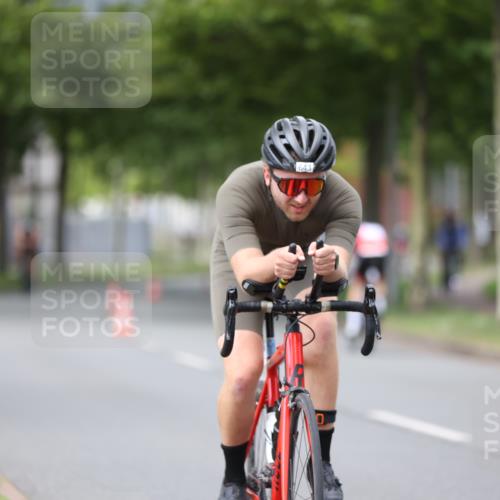 10.08.2025 - GEWOBA Citytriathlon Bremen Yannick Fuchs http://msf.ph/oto/8543275 10.08.2025 12:50:20 Radfahren 626, 643, 735, 752, 820, 852, 867 meine-sportfotos.de