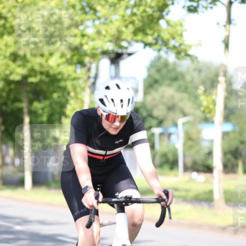 10.08.2025 - GEWOBA Citytriathlon Bremen Yannick Fuchs http://msf.ph/oto/8543294 10.08.2025 10:44:33 Radfahren 235, 351, 465, 511 meine-sportfotos.de