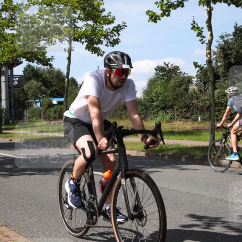10.08.2025 - GEWOBA Citytriathlon Bremen Yannick Fuchs http://msf.ph/oto/8543300 10.08.2025 14:35:39 Radfahren 64, 108, 129, 173, 233, 319, 339, 395, 421 meine-sportfotos.de