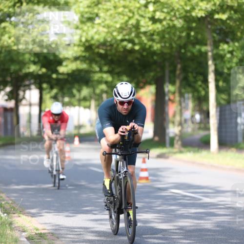 10.08.2025 - GEWOBA Citytriathlon Bremen Yannick Fuchs http://msf.ph/oto/8543302 10.08.2025 10:45:41 Radfahren 386, 509 meine-sportfotos.de