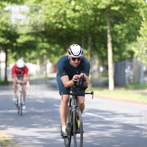 10.08.2025 - GEWOBA Citytriathlon Bremen Yannick Fuchs http://msf.ph/oto/8543306 10.08.2025 10:45:41 Radfahren 386, 509 meine-sportfotos.de