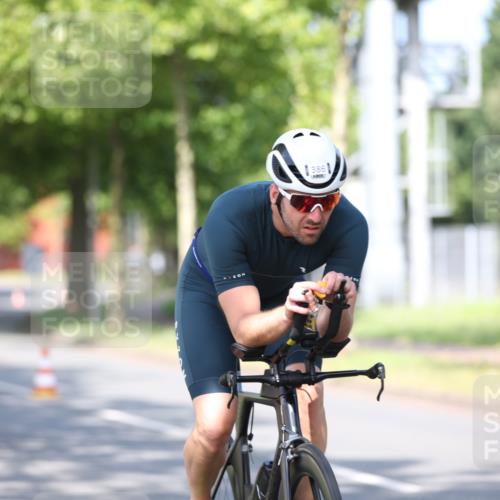 10.08.2025 - GEWOBA Citytriathlon Bremen Yannick Fuchs http://msf.ph/oto/8543310 10.08.2025 10:45:42 Radfahren 386, 509 meine-sportfotos.de