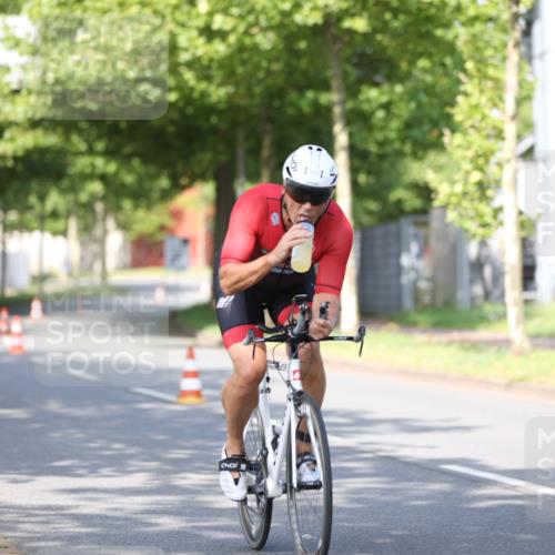 10.08.2025 - GEWOBA Citytriathlon Bremen Yannick Fuchs http://msf.ph/oto/8543314 10.08.2025 10:45:42 Radfahren 386, 509 meine-sportfotos.de