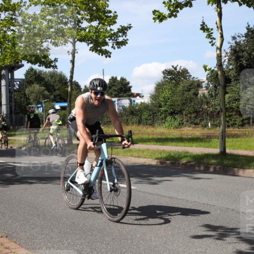 10.08.2025 - GEWOBA Citytriathlon Bremen Yannick Fuchs http://msf.ph/oto/8543321 10.08.2025 14:35:47 Radfahren 64, 108, 129, 173, 233, 319, 339, 395, 421 meine-sportfotos.de