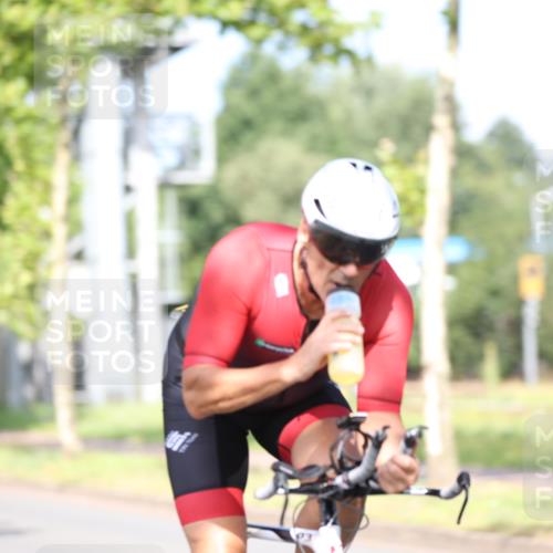 10.08.2025 - GEWOBA Citytriathlon Bremen Yannick Fuchs http://msf.ph/oto/8543322 10.08.2025 10:45:43 Radfahren 386, 509 meine-sportfotos.de