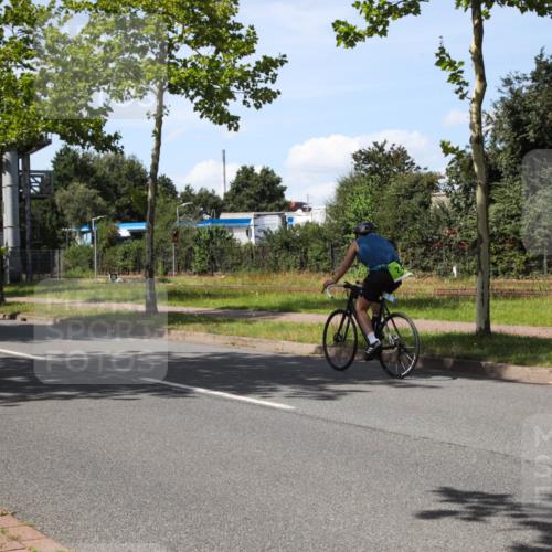 10.08.2025 - GEWOBA Citytriathlon Bremen Yannick Fuchs http://msf.ph/oto/8543331 10.08.2025 14:35:48 Radfahren 64, 108, 129, 173, 233, 319, 339, 395, 421 meine-sportfotos.de